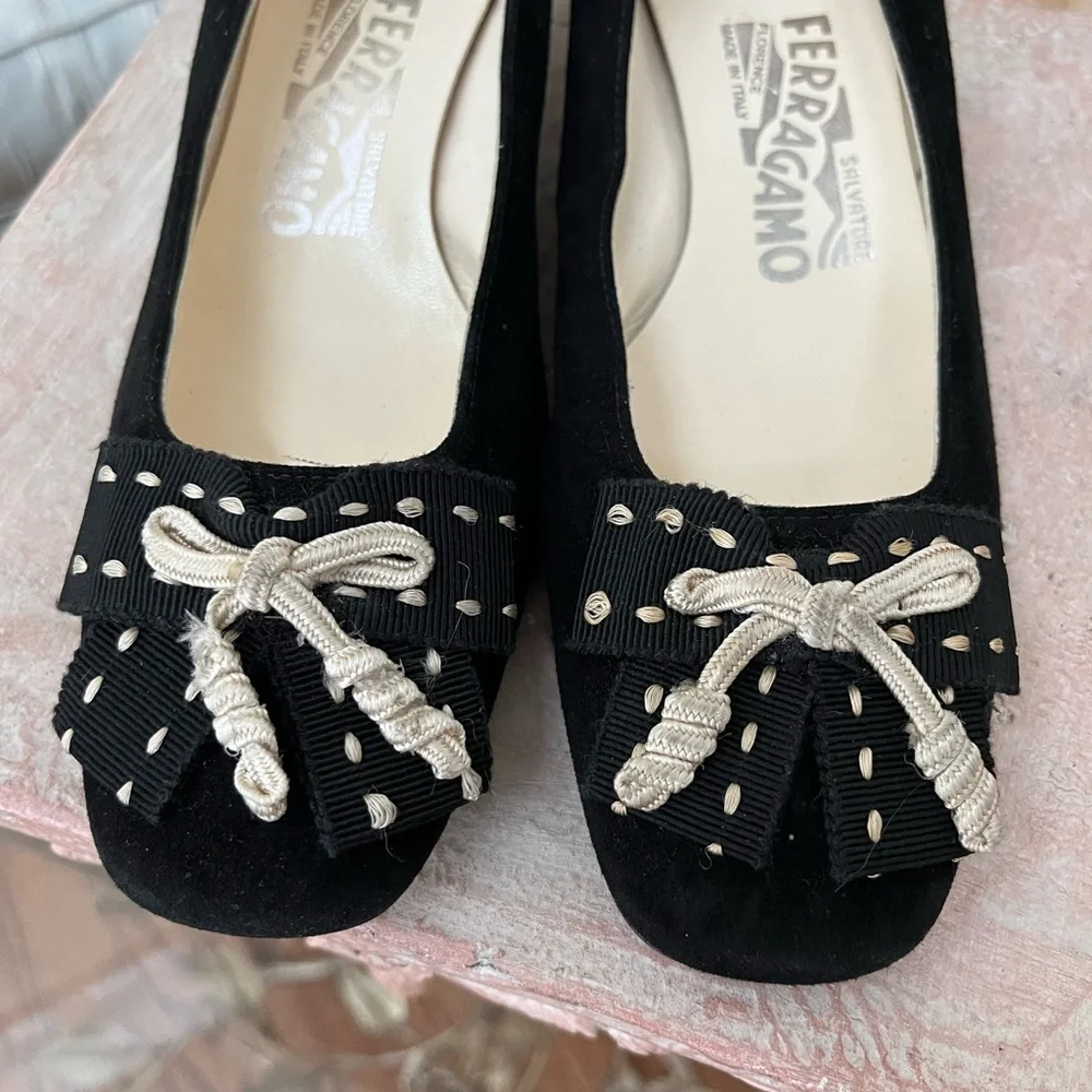 Salvatore Ferragamo Black Suede Low Heels with Bow and Ties - size 6 - EUC